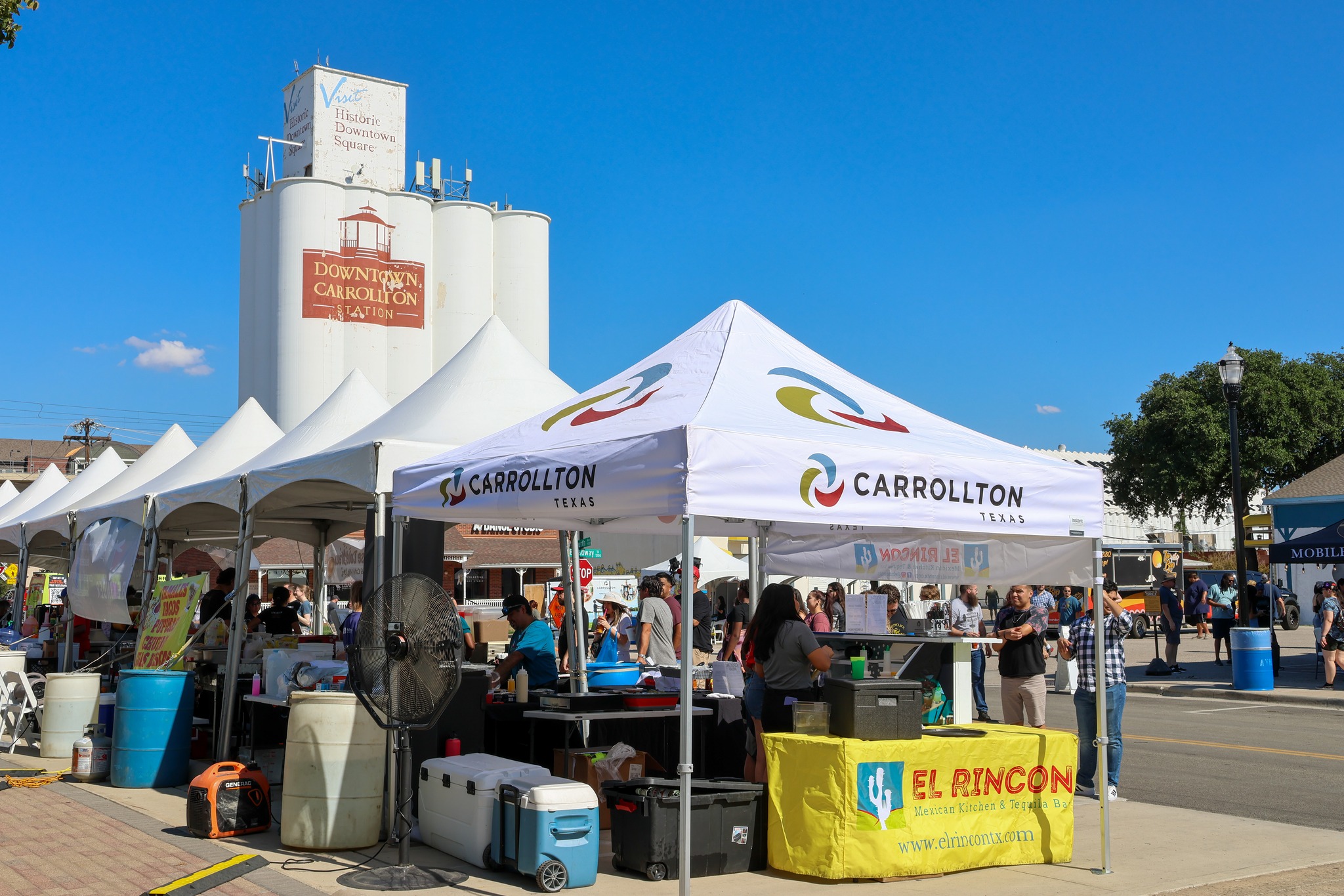 Carrollton Square historic courthouse and Saturday farmer's market in Carrollton, TX